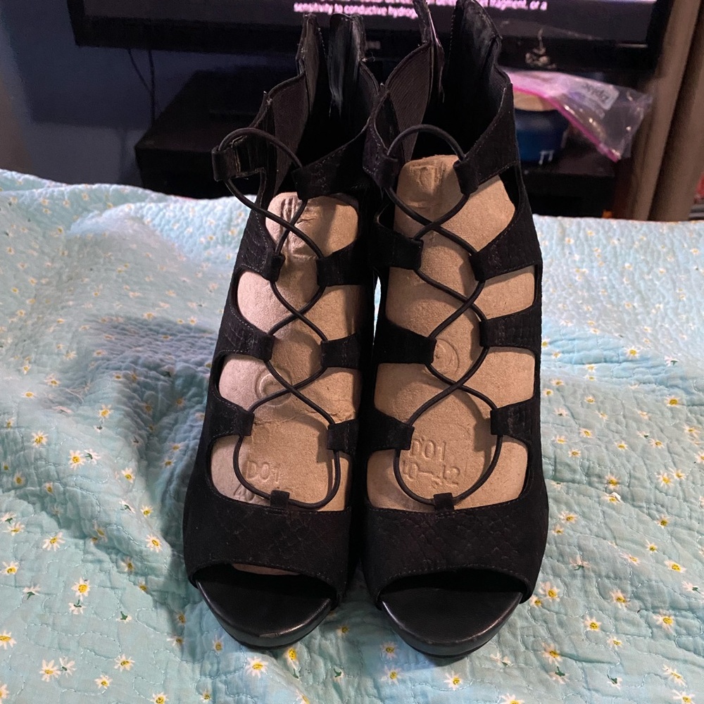 Jennifer Lopez Paulina Lace up Heel